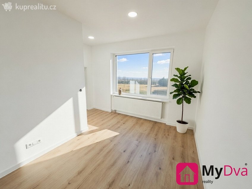 Pronájem bytu 2+kk 43 m^2 Sv. Čecha, Třebíč 