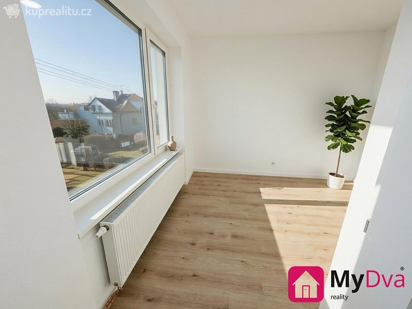 Pronájem bytu 2+kk 43 m^2 Sv. Čecha, Třebíč 