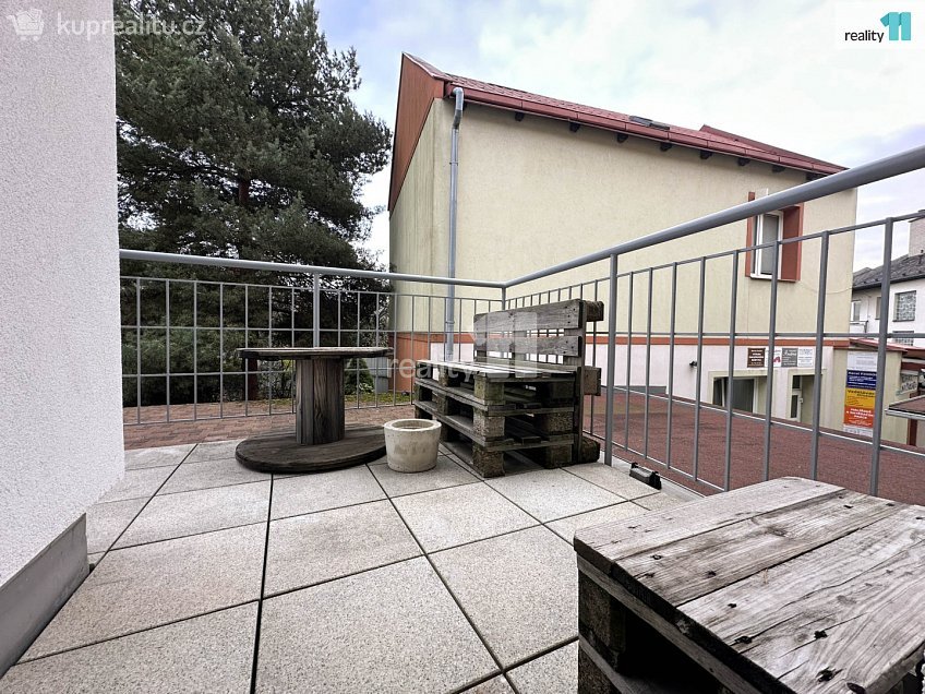 Pronájem bytu 2+1 55 m^2 Nerudova, Holešov 