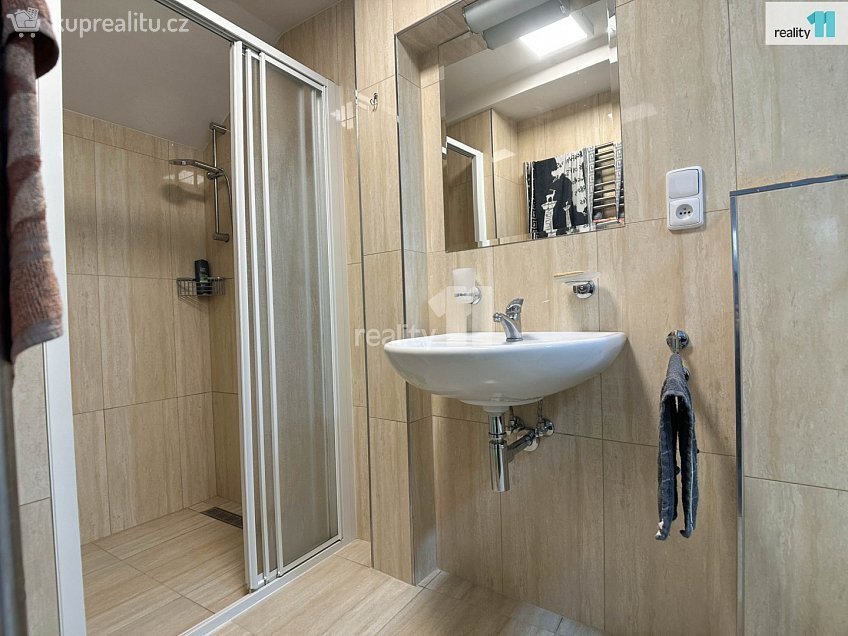 Pronájem bytu 2+1 55 m^2 Nerudova, Holešov 