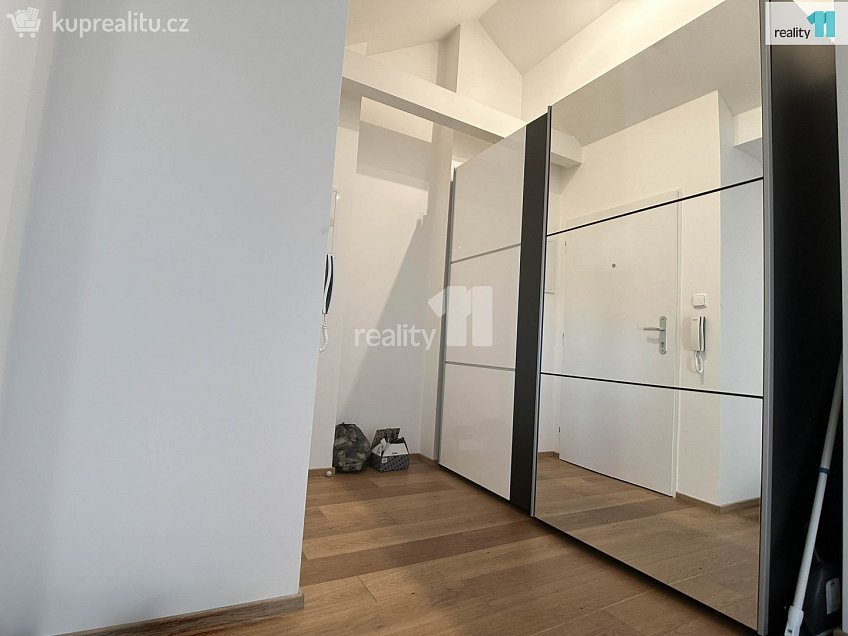 Pronájem bytu 2+1 55 m^2 Nerudova, Holešov 