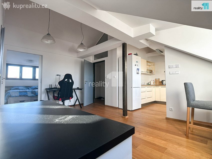 Pronájem bytu 2+1 55 m^2 Nerudova, Holešov 