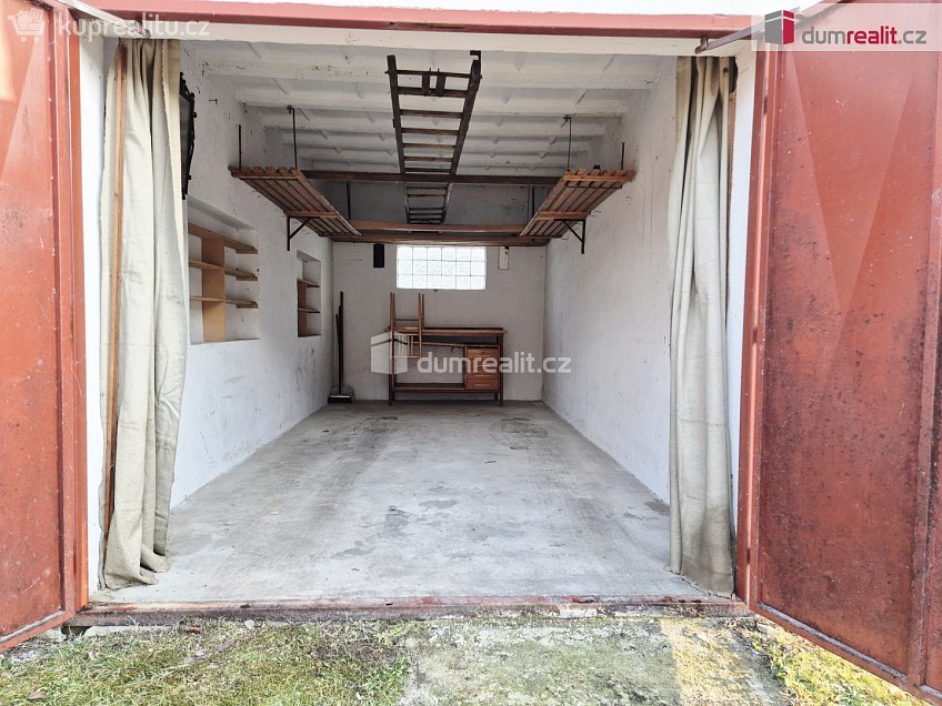 Prodej  garáže 18 m^2 Nádražní, Český Krumlov 