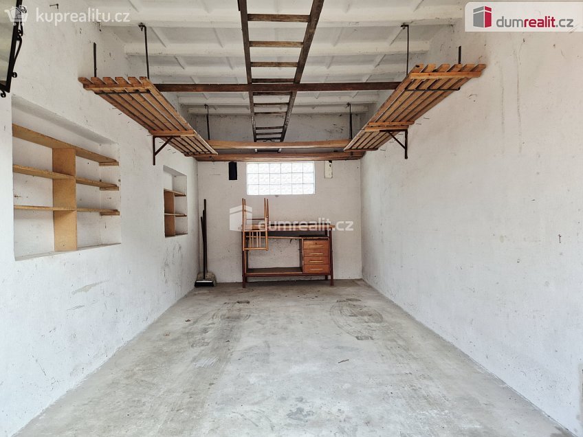 Prodej  garáže 18 m^2 Nádražní, Český Krumlov 