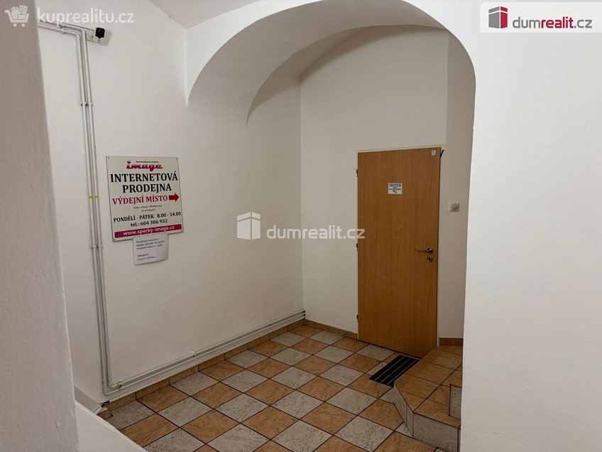 Pronájem  komerční reality 31 m^2 náměstí Jana Zajíce, Vítkov 