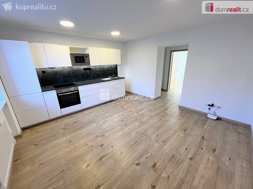 Pronájem bytu 2+kk 50 m^2 Tř. Maršála Malinovského, Uherské Hradiště 