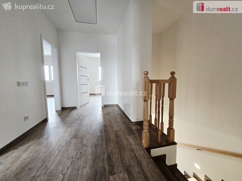 Prodej  rodinného domu 118 m^2 Polerady, Polerady 