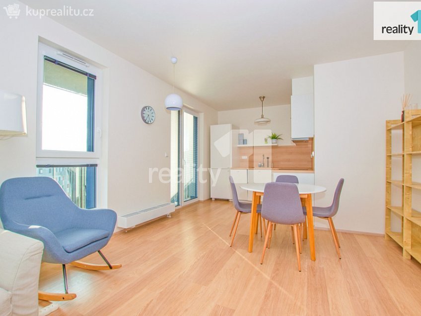 Pronájem bytu 2+kk 57 m^2 Kladenská, Liberec 