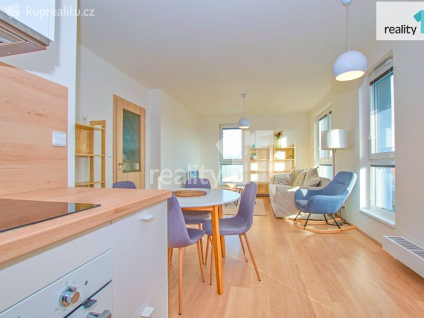 Pronájem bytu 2+kk 57 m^2 Kladenská, Liberec 