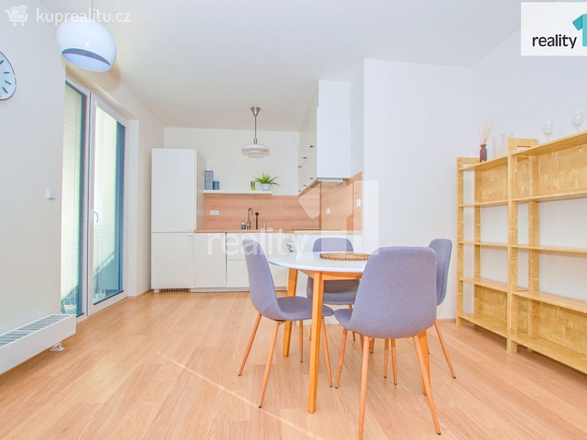 Pronájem bytu 2+kk 57 m^2 Kladenská, Liberec 