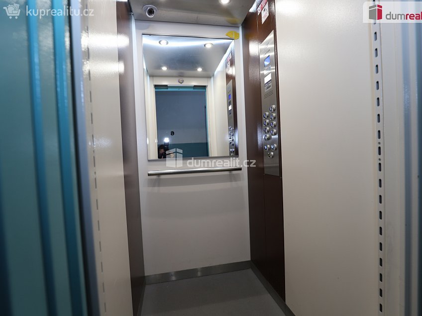 Pronájem bytu 1+1 36 m^2 B. Smetany, Kraslice 