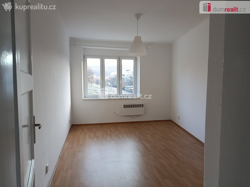 Pronájem bytu 1+kk 23 m^2 Týmlova, Praha 4 