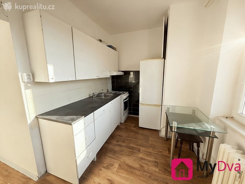 Pronájem bytu 1+1 35 m^2 Na vrcholu, Praha 