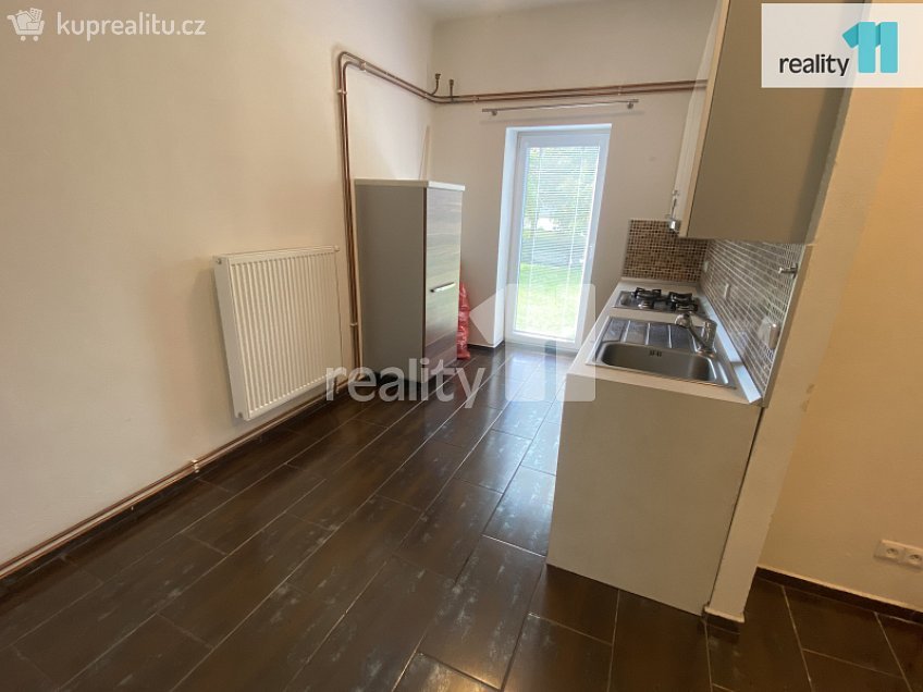 Pronájem bytu 1+1 35 m^2 Palackého, Dobřany 