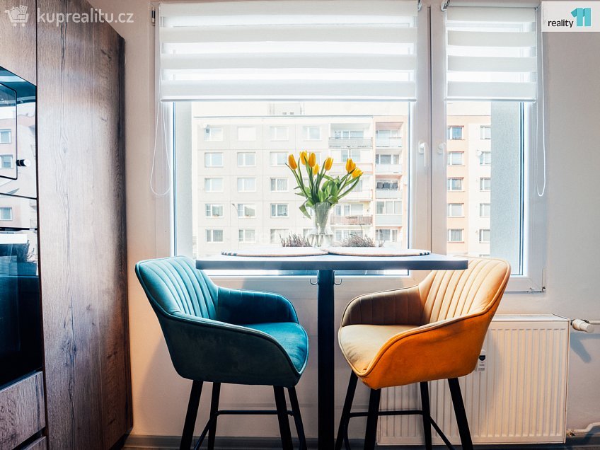 Prodej bytu 3+1 71 m^2 Pod Makovým vrchem, Holýšov 