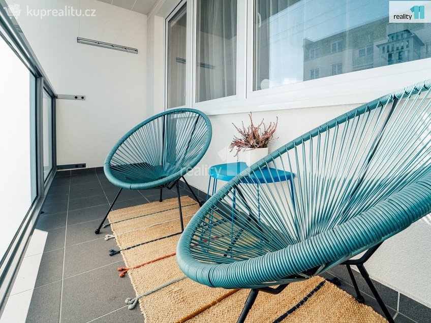 Prodej bytu 3+1 71 m^2 Pod Makovým vrchem, Holýšov 