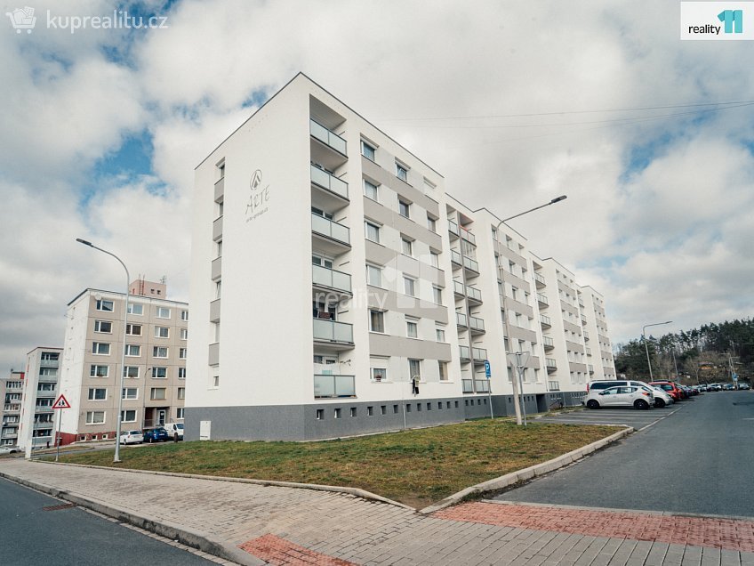 Prodej bytu 3+1 71 m^2 Pod Makovým vrchem, Holýšov 