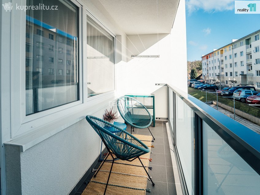 Prodej bytu 3+1 71 m^2 Pod Makovým vrchem, Holýšov 