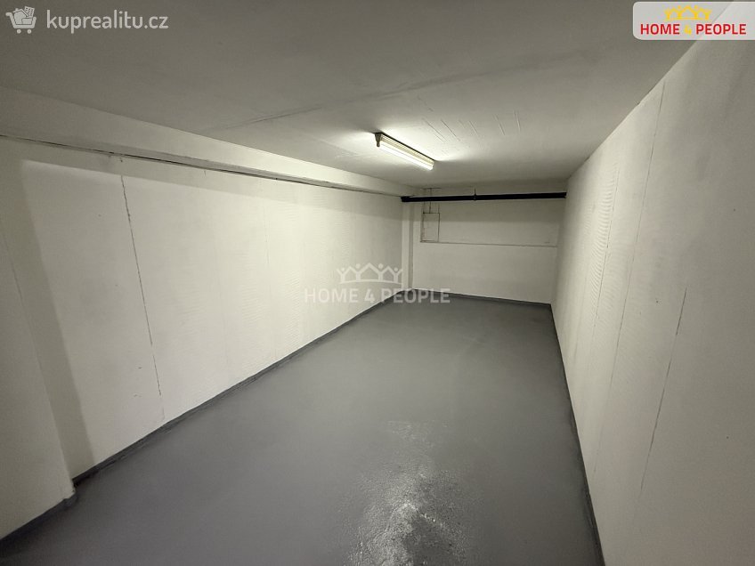 Prodej  garáže 18 m^2 Bašteckého, Praha 13 