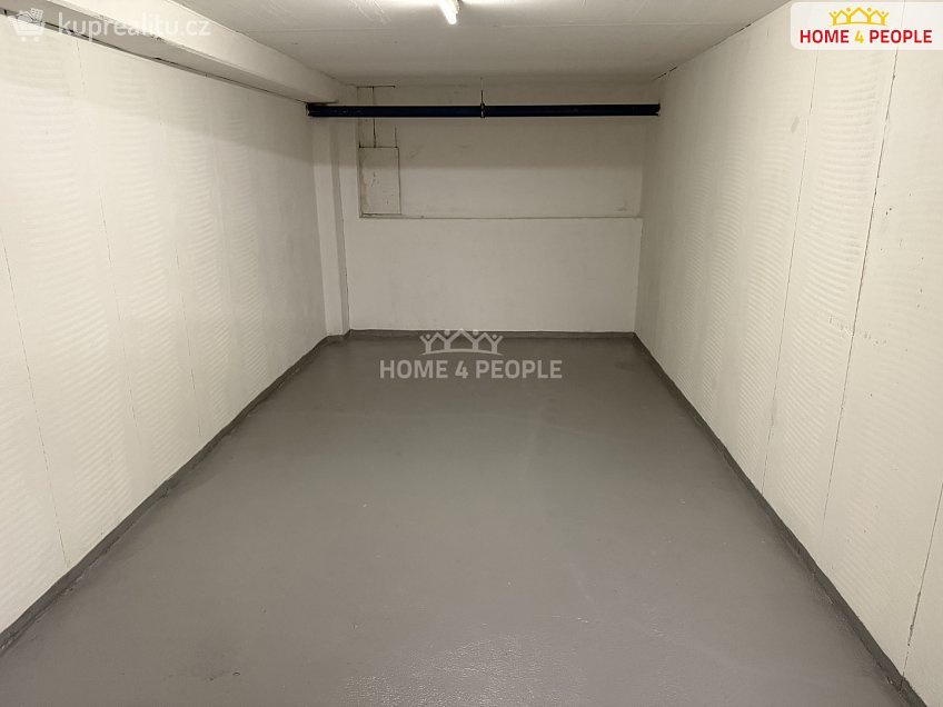 Prodej  garáže 18 m^2 Bašteckého, Praha 13 