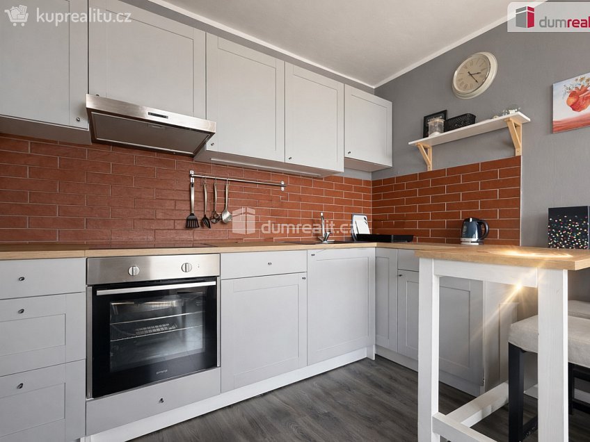 Pronájem bytu 1+kk 32 m^2 Spartakiádní, Ústí nad Labem 