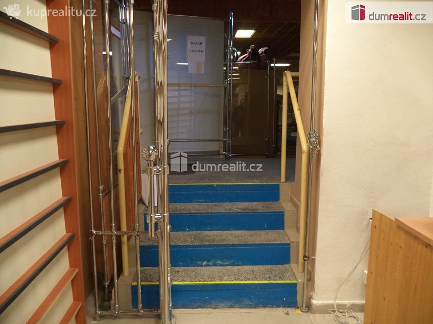 Pronájem  obchodních prostor 70 m^2 Dlouhá třída, Havířov 