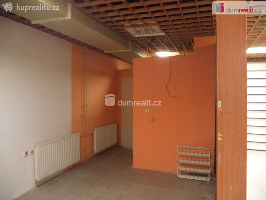 Pronájem  obchodních prostor 70 m^2 Dlouhá třída, Havířov 