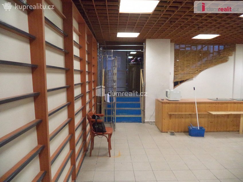 Pronájem  obchodních prostor 70 m^2 Dlouhá třída, Havířov 