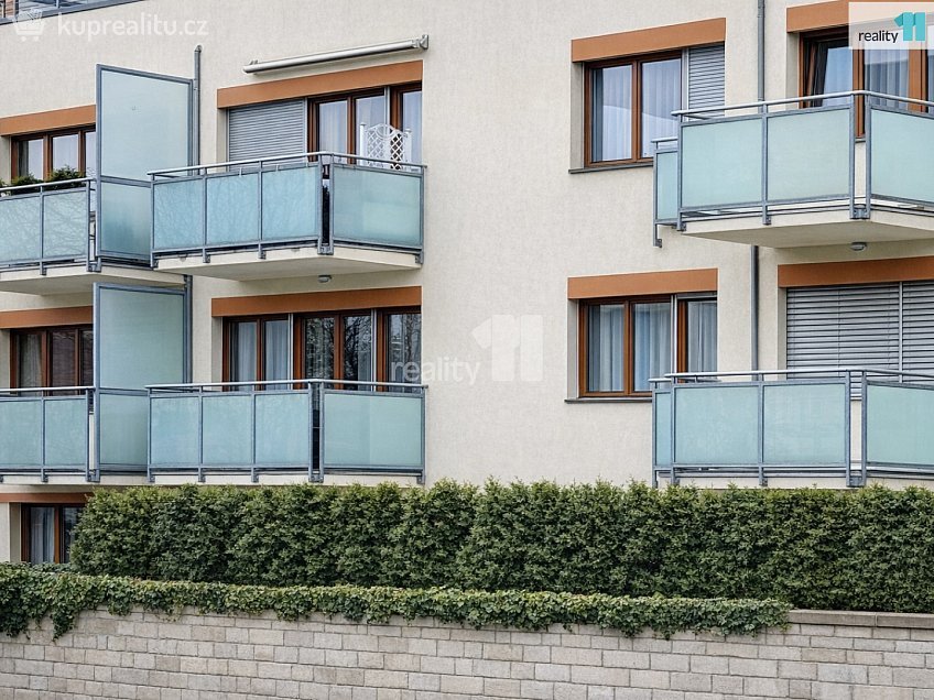 Pronájem bytu 2+kk 72 m^2 Hlubocká, Praha 5 