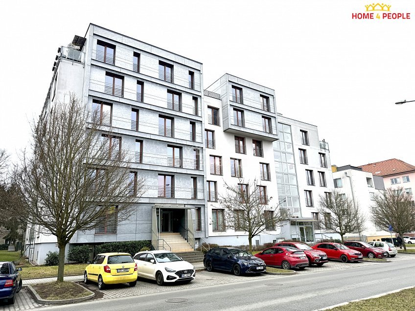 Pronájem bytu 2+kk 61 m^2 Majerova, Plzeň 