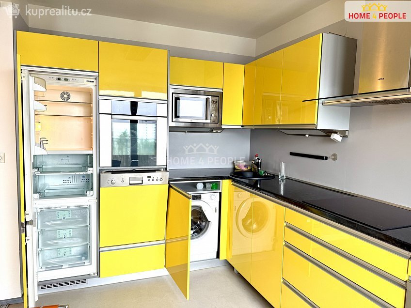 Pronájem bytu 2+kk 61 m^2 Majerova, Plzeň 