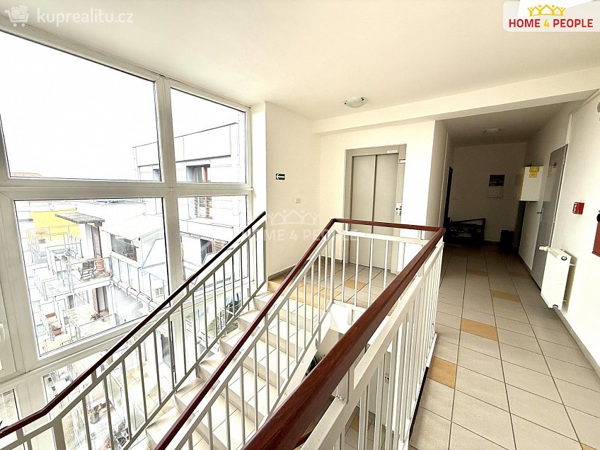 Pronájem bytu 2+kk 61 m^2 Majerova, Plzeň 