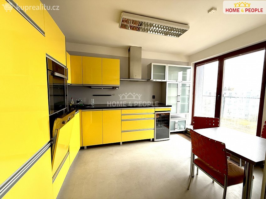 Pronájem bytu 2+kk 61 m^2 Majerova, Plzeň 