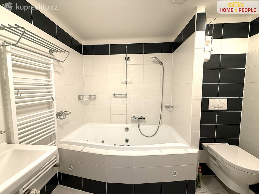 Pronájem bytu 2+kk 61 m^2 Majerova, Plzeň 