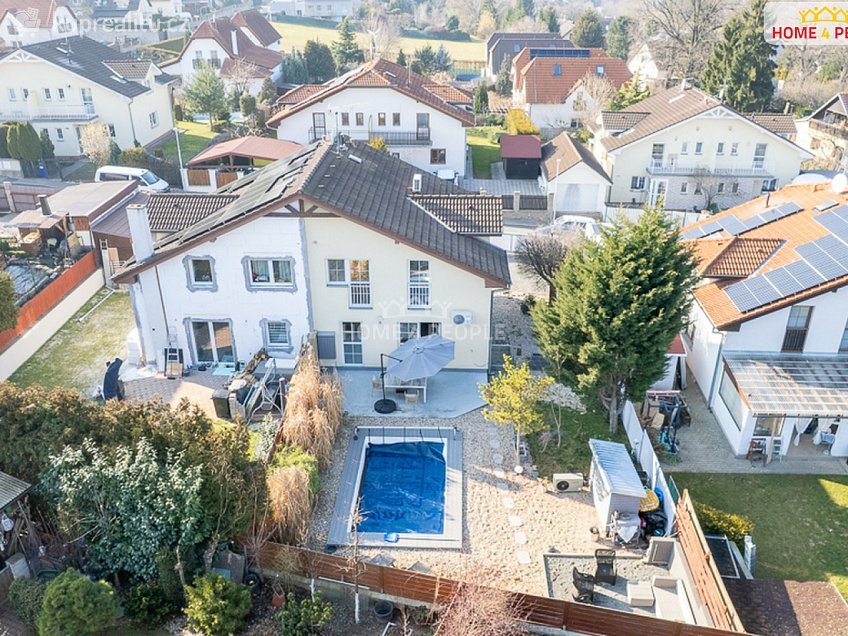 Prodej  rodinného domu 110 m^2 Šeříková, Jesenice 