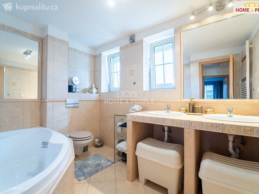 Prodej  rodinného domu 110 m^2 Šeříková, Jesenice 