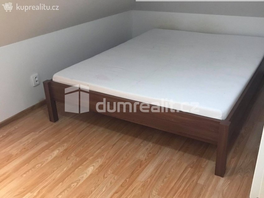 Pronájem bytu 3+kk 50 m^2 Zenklova, Praha 8 