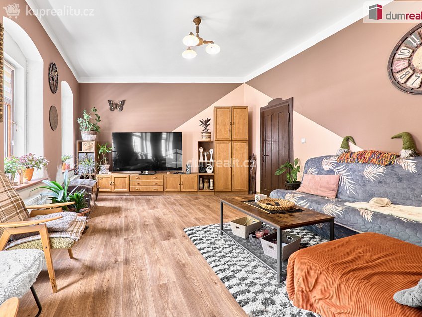 Prodej  rodinného domu 380 m^2 tř. Čs. armády, Jáchymov 