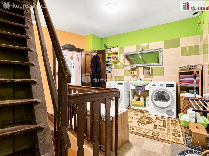 Prodej  rodinného domu 380 m^2 tř. Čs. armády, Jáchymov 