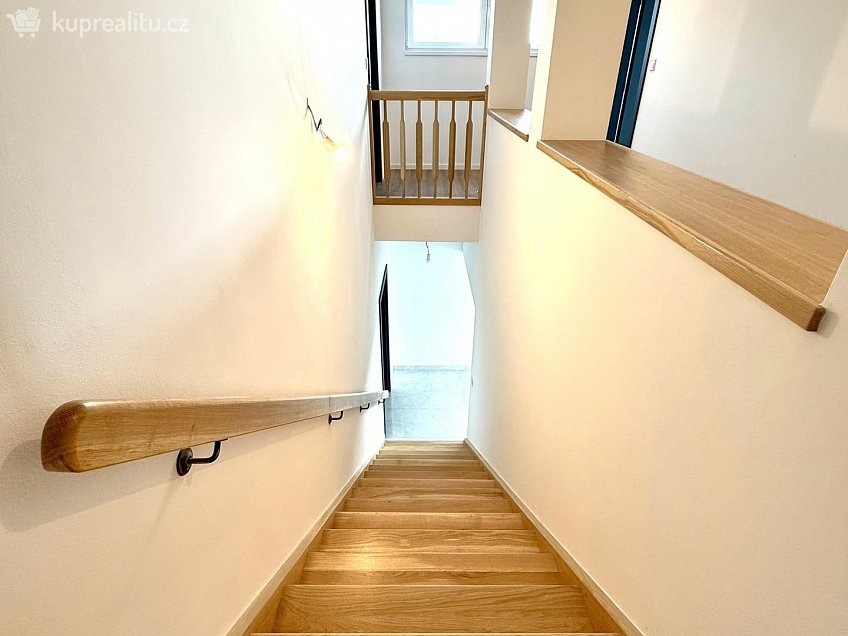 Prodej  rodinného domu 200 m^2 Velká Hleďsebe, Velká Hleďsebe 