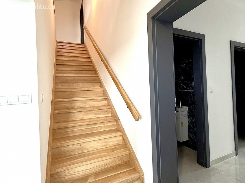 Prodej  rodinného domu 200 m^2 Velká Hleďsebe, Velká Hleďsebe 