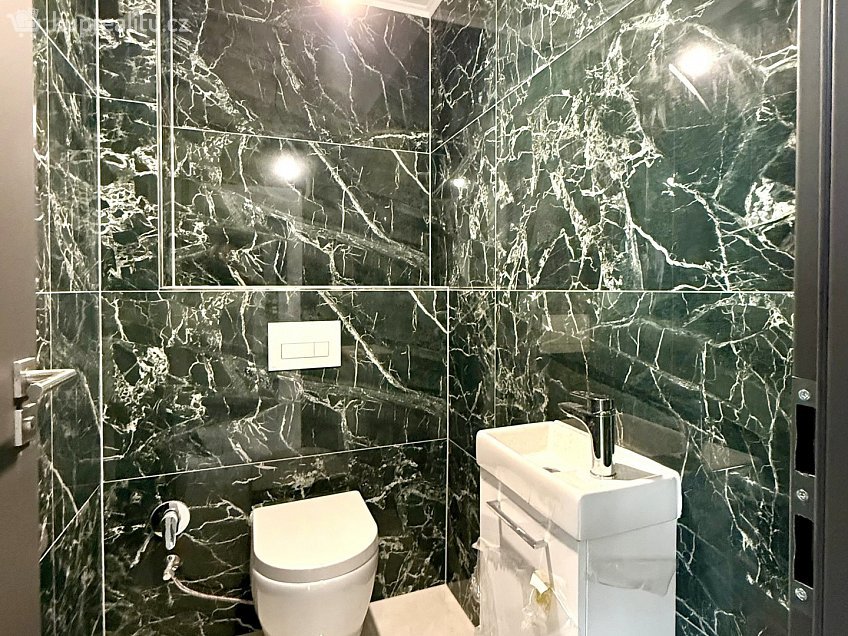 Prodej  rodinného domu 200 m^2 Velká Hleďsebe, Velká Hleďsebe 