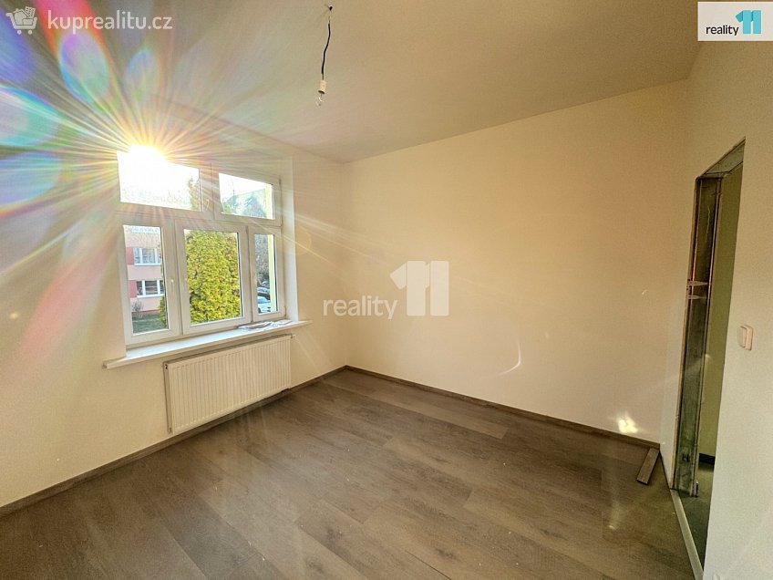 Prodej bytu 2+kk 74 m^2 Hanusova, Praha 4 