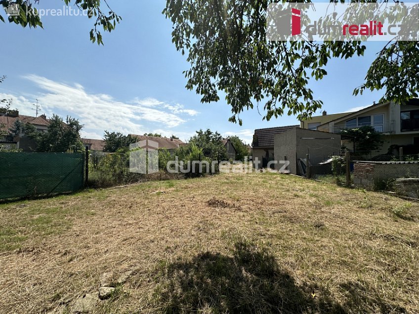 Prodej  stavebního pozemku 2401 m^2 Boženy Němcové, Podivín 