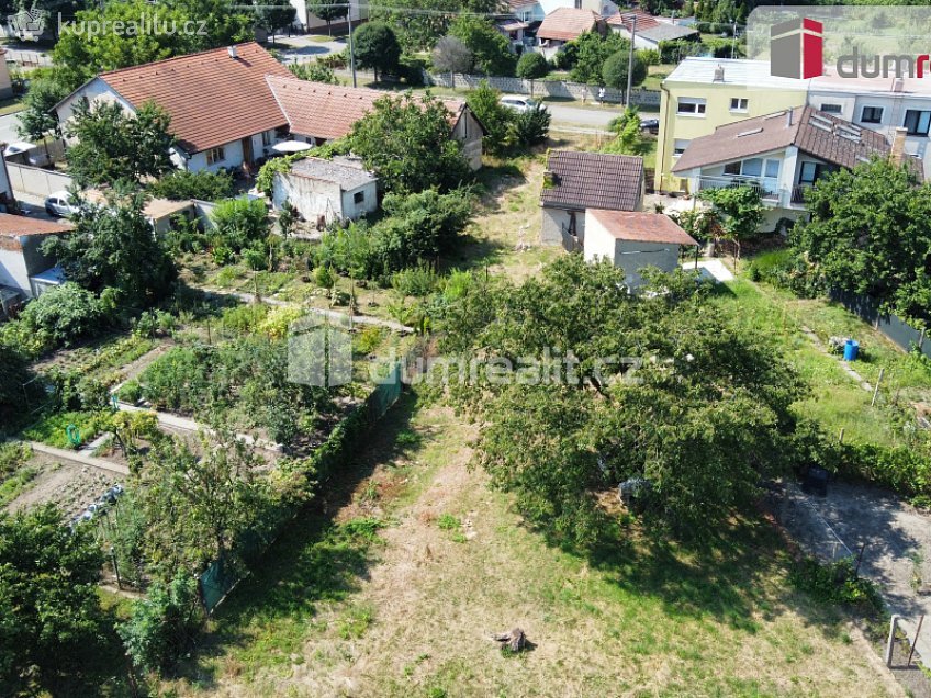 Prodej  stavebního pozemku 2401 m^2 Boženy Němcové, Podivín 