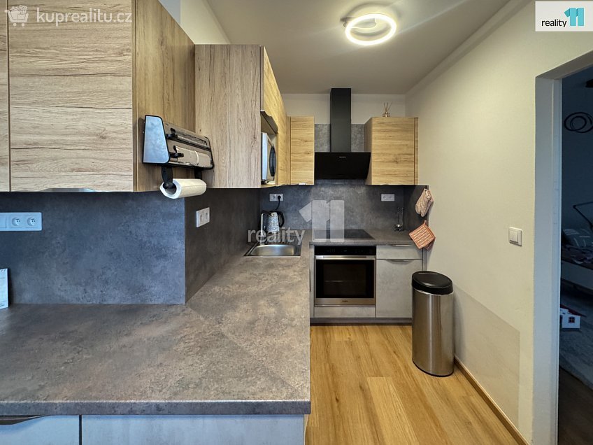 Prodej bytu 3+1 78 m^2 17. listopadu, Dobřany 