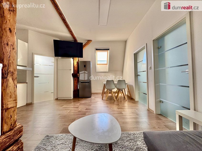 Pronájem bytu 3+kk 80 m^2 Nerudova, Chomutov 