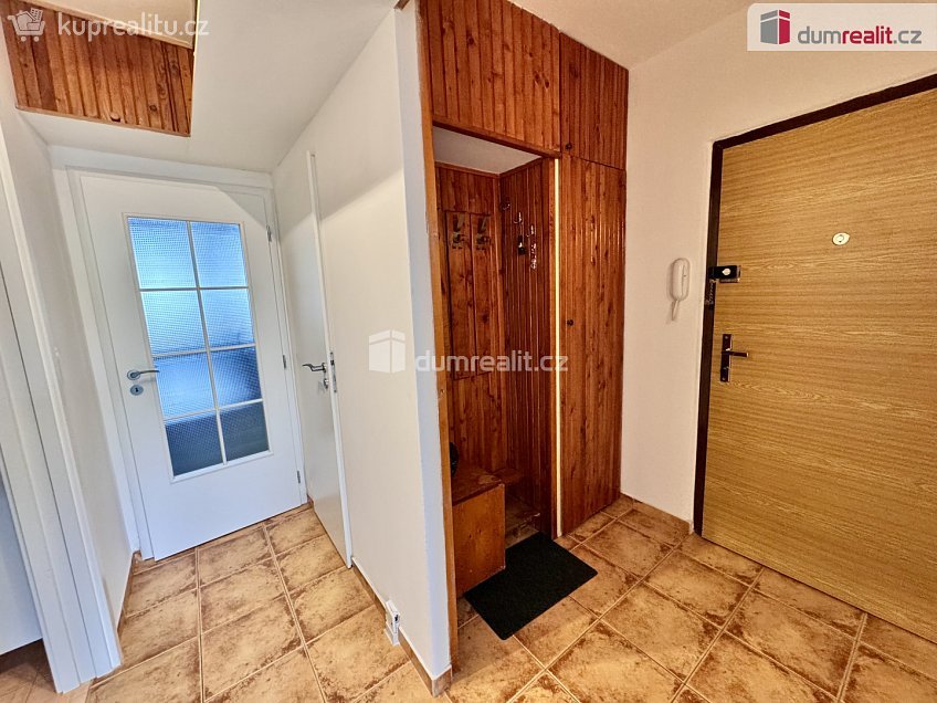 Pronájem bytu 3+1 70 m^2 Chotovická, Praha 8 