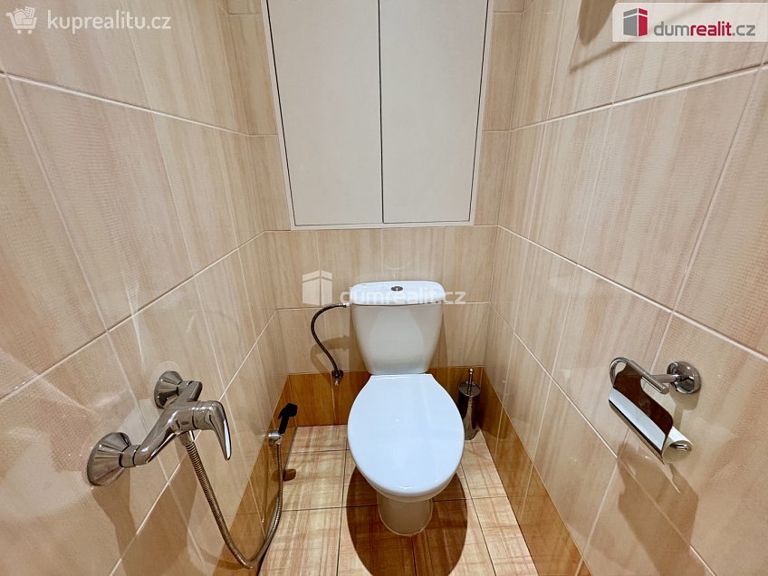 Pronájem bytu 3+1 70 m^2 Chotovická, Praha 8 