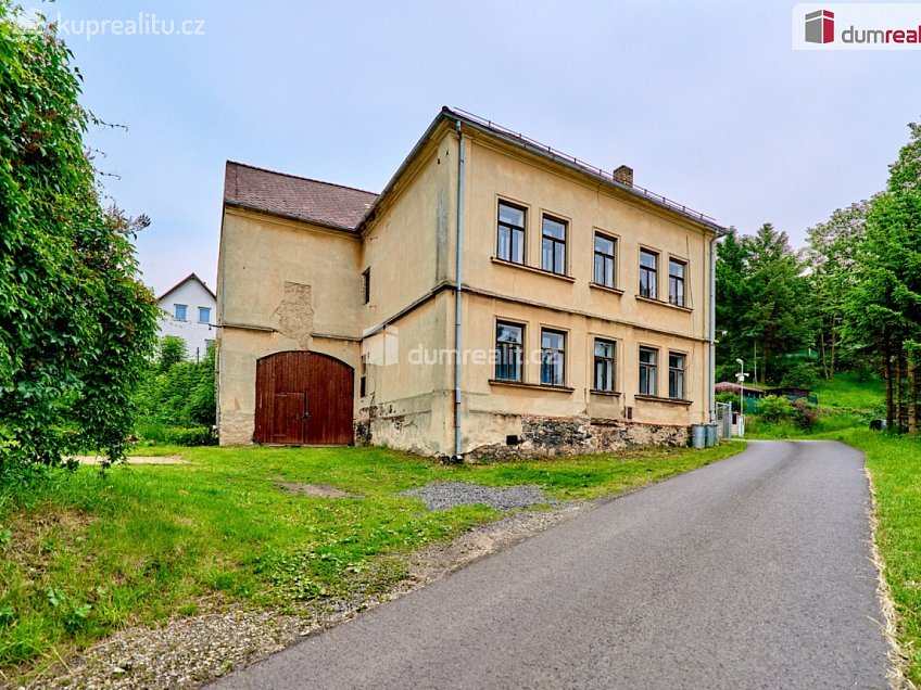 Prodej  rodinného domu 531 m^2 Lovečkovice, Lovečkovice 